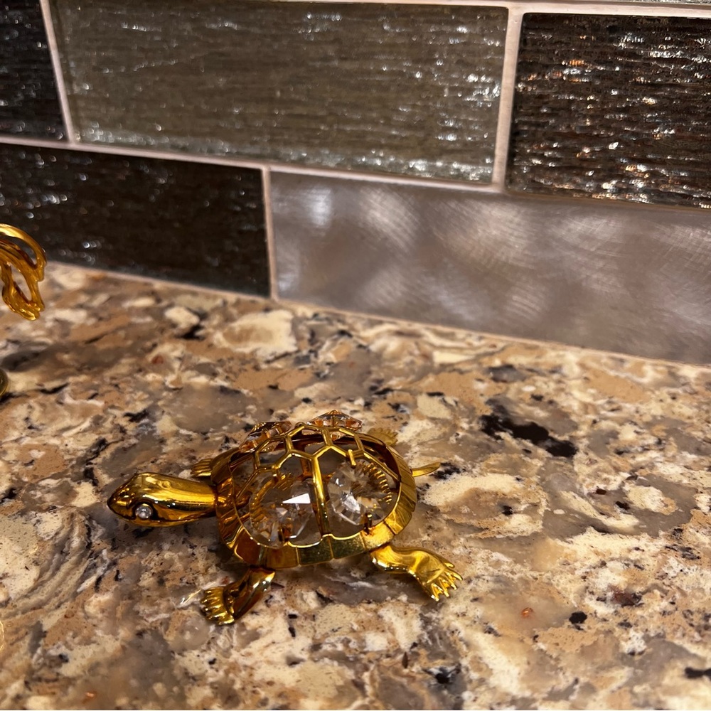 Small Gold Decorations - Picture 4 of 6